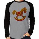 Camiseta Raglan Cavalo Balanço Manga Longa - Foca na Moda