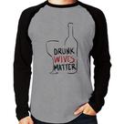 Camiseta Raglan Drunk Wives Matter Manga Longa - Foca na Moda