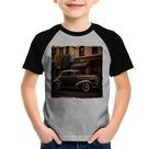 Camiseta Raglan Infantil Carro antigo na cidade - Foca na Moda Camiseta Raglan Infantil Carro antigo na cidade - Foca na Moda