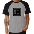 Camiseta Raglan Less is More - Foca na Moda
