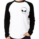 Camiseta Raglan Pocket Alien Manga Longa - Foca na Moda Camiseta Raglan Pocket Alien Manga Longa - Foca na Moda