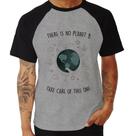 Camiseta Raglan There is no planet B - Foca na Moda