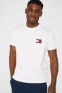 Camiseta Tommy Jeans Regular Reg Flag Graph Bckprnt Off White - Tamanho S/P - Cor Off white Camiseta Tommy Jeans Regular Reg Flag Graph Bckprnt Off White - Tamanho S/P - Cor Off white