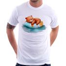 Camiseta Ursinho Teddy Relaxando Na Piscina - Foca na Moda Camiseta Ursinho Teddy Relaxando Na Piscina - Foca na Moda