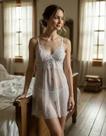 Camisola Love Branca em tulle e renda com escrita na calcinha TODA SUA