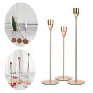 Candelabros Modernos em Ferro Champagne Conjunto 3 Pçs Candelabros Modernos em Ferro Champagne Conjunto 3 Pçs