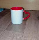 Caneca 325 ml com alça de coração