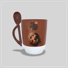 Caneca Café com Deus Pai com Colher Interior e Alça Marrom