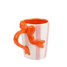Caneca ceramica branca rosa laço vermelho 11cm florarte