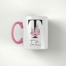 Caneca com alça e interior rosa nome Tati
