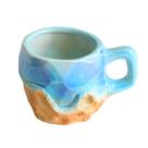 Caneca de cerâmica exclusiva com esmalte de gotejamento azul e castanho com capacidade de 350 ml