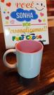 Caneca de porcelana personalizada com interior colorido