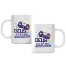 Caneca Deus Está No Controle Studio Geek