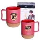 Caneca Harry Potter Plataforma 9 3/4 Vidro 350ml Com Base Cortiça Porta-Copo Harry Potter Oficial Wa