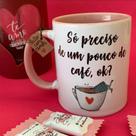 Caneca Porcelana Alça e Interior Rosa 325ml - "Só preciso de um pouco de café, ok"