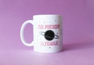 Caneca porcelana chá café 400ML feminista - The present is female
