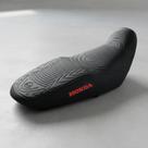 Capa banco de moto emborrachada 3D Preta universal Honda