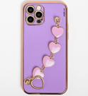 Capa Capinha iPhone 12 PRO MAX Roxa Lilas Dourada Feminina Corrente Alça Coração Dedo Brilhante Fechada Embaixo Proteção de Camera Anti Impacto Queda