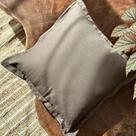Capa de Almofada em Linho com Aba 45x45 Marrom