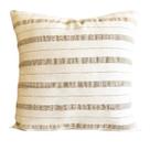 Capa de almofada quadrada - boho com bordados.