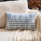 Capa de travesseiro Aeckself Boho Chenille tufada 30x50cm azul branca