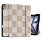 Capa para iPad DONGKE 13" M4/M3/M2 - Porta para Apple Pencil - Bege Xadrez Capa para iPad DONGKE 13" M4/M3/M2 - Porta para Apple Pencil - Bege Xadrez