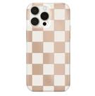 Capa Velvet Caviar Quadriculada para iPhone 14 Pro Max - Nude/Branca