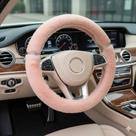 Capa Volante Carro Feminina Pelúcia Vermelha Brilho Strass Luxo 38cm Capa Volante Carro Feminina Pelúcia Vermelha Brilho Strass Luxo 38cm