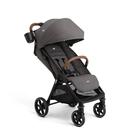 Carrinho de bebê Joie Nutmeg leve, compacto e com fechamento com uma mão