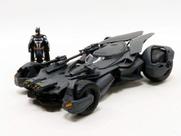 Carro de brinquedo Jada Metal Justice League Batmobile com Batman 2017