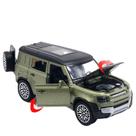 Carro de brinquedo Land Rover Defender em escala 1:36 com portas de abertura