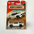 Carro fundido sob pressão Matchbox Toyota Tacoma 2024 escala 1:64 branco Carro fundido sob pressão Matchbox Toyota Tacoma 2024 escala 1:64 branco