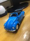 Carro miniatura volkswagen beetle covertible