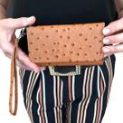 Carteira bolsa feminina couro bovino modelo avestruz porta celular dinheiro cartão luxo