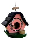 Casinha da Cor Rosa e Base Verde Feita de Madeira - Decoração de Jardim - Casa - Sacada