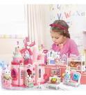 Casinha Feliz Castelo Tipo Sylvanian Family com Coelhinhos e Acessórios Zoop Toyss
