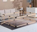Cercadinho para bebês Conababy de madeira 180x200cm com porta de segurança