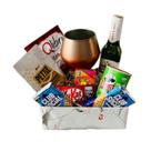 Cesta de Presente Taça de Drinks com Petiscos e Chocolates