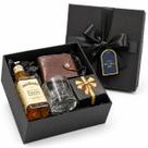 Cesta Whisky 375ml Copo Carteira Chocolate Presente Homem Tipo:Presente - Whisky Honey (Mel) Cesta Whisky 375ml Copo Carteira Chocolate Presente Homem Tipo:Presente - Whisky Honey (Mel)