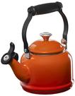 Chaleira de chá Le Creuset Enamel On Steel Demi 1.25L Flame Chaleira de chá Le Creuset Enamel On Steel Demi 1.25L Flame