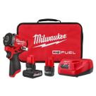Chave de impacto Milwaukee M12 FUEL Stubby 3/8 550 pés-lbs