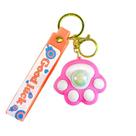 Chaveiro Cute Cat Paw com silicone rosa claro intermitente