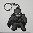 Chaveiro geek emborrachado batman com armadura (lh008)