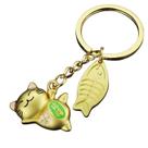 Chaveiro Lucky Cat Maneki Neko K de metal dourado com pingente de peixe