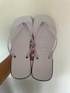 Chinela Havaiana Feminina / Branca com detalhes na alça / Disponível na Numeração 40