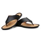 Chinelo em Couro Pires Shoes de Dedo com Tira Larga Sola Leve e Costura Manual Chinelo em Couro Pires Shoes de Dedo com Tira Larga Sola Leve e Costura Manual