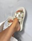 Chinelo Feminino Confortável com Tiras X Acolchoadas Estilo Casual Elegante Chinelo Feminino Confortável com Tiras X Acolchoadas Estilo Casual Elegante
