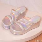 Chinelo Tamanco Flat Confort 3 tiras Strass Gliter Plataforma Anabela Feminino Ref 2112