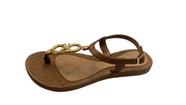 Chinelo terra e Agua Caramelo Detalhes em Dourado Macia