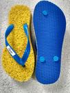 Chinelos Apaju, espaguete (vinil) com borracha SBR 100% de cor azul.